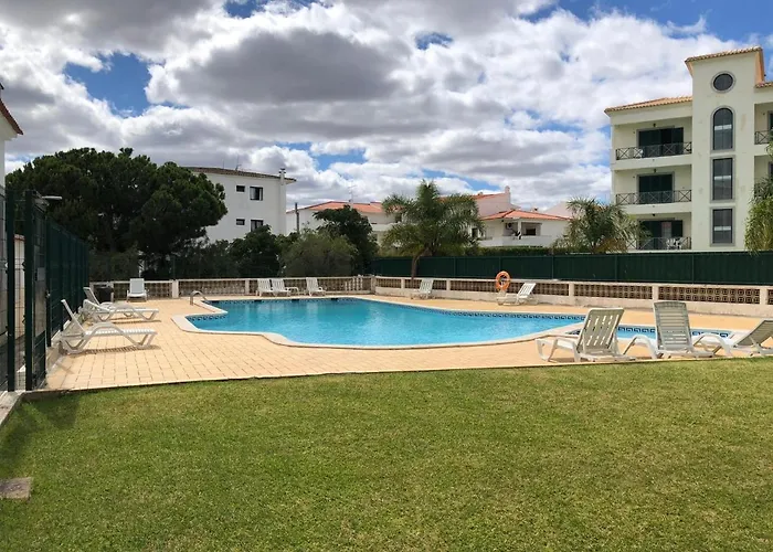 Emblematica - Wifi & Pool Apartman