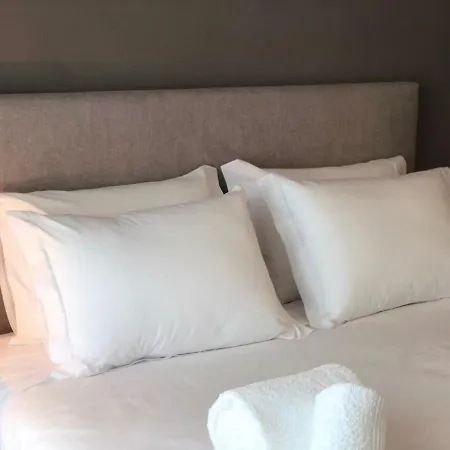 Апартаменти Emblematica - Wifi & Pool *