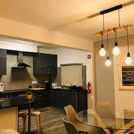 Emblematica - Wifi & Pool Апартаменти